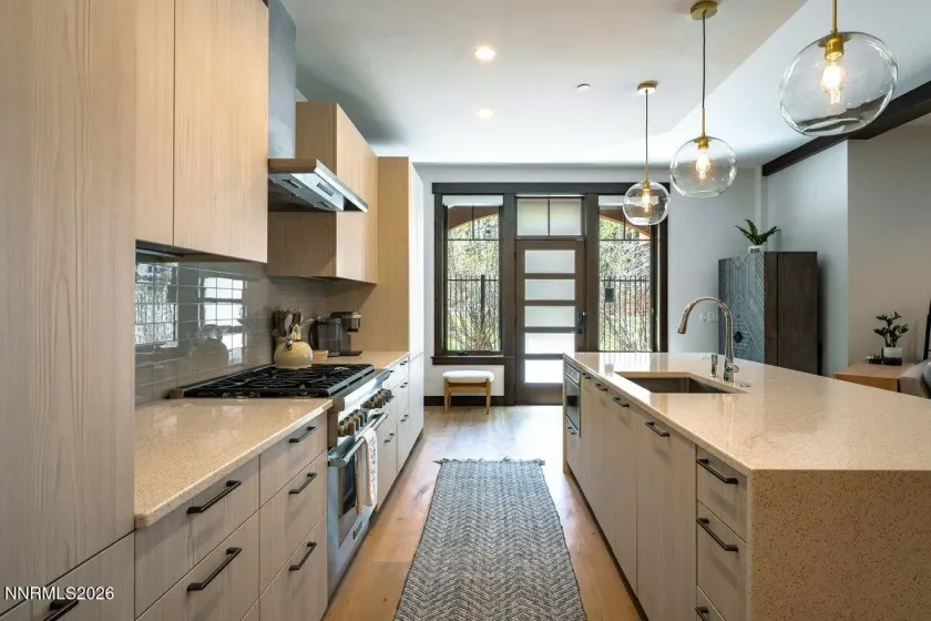 33 Beach Club, Stateline, Nevada 89449, 3 Bedrooms Bedrooms, ,2 BathroomsBathrooms,Residential,Residential,Beach Club,260004174