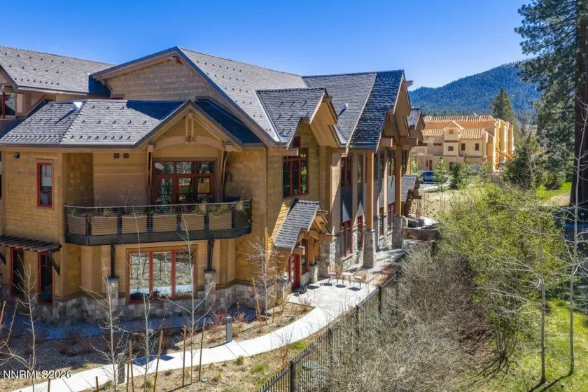 33 Beach Club, Stateline, Nevada 89449, 3 Bedrooms Bedrooms, ,2 BathroomsBathrooms,Residential,Residential,Beach Club,260004174