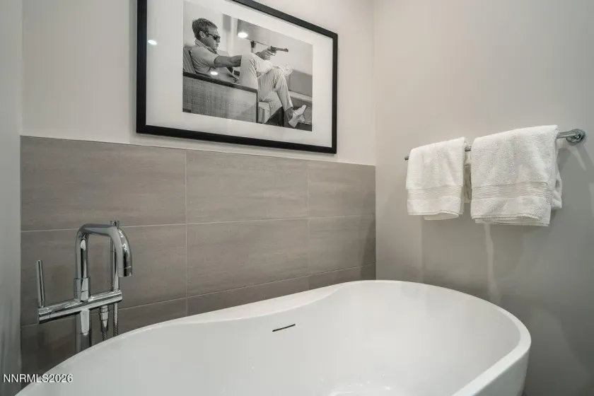 33 Beach Club, Stateline, Nevada 89449, 3 Bedrooms Bedrooms, ,2 BathroomsBathrooms,Residential,Residential,Beach Club,260004174