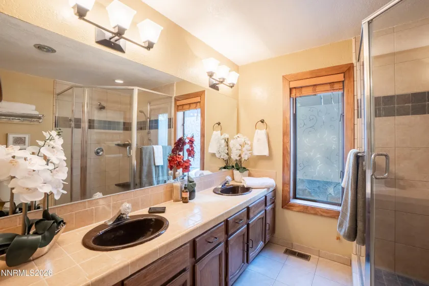 949 Dana, Incline Village, Nevada 89451, 3 Bedrooms Bedrooms, ,2 BathroomsBathrooms,Residential,Residential,Dana,260004178