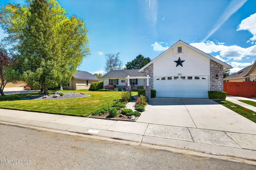 1692 Lantana, Minden, Nevada 89423, 4 Bedrooms Bedrooms, ,3 BathroomsBathrooms,Residential,Residential,Lantana,260004181