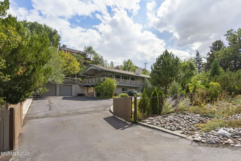 2070 Driscoll, Reno, Nevada 89509, 3 Bedrooms Bedrooms, ,3 BathroomsBathrooms,Residential,Residential,Driscoll,260004180