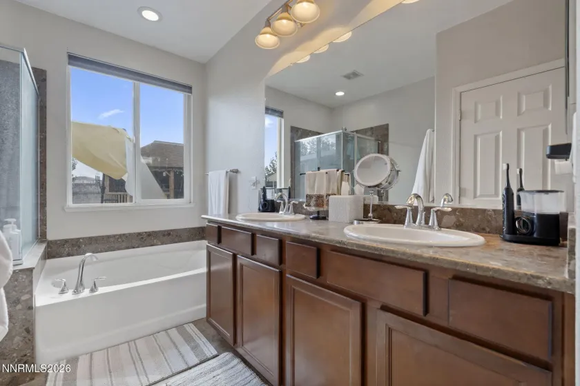 9185 Raytheon, Reno, Nevada 89506, 3 Bedrooms Bedrooms, ,2 BathroomsBathrooms,Residential,Residential,Raytheon,260004179