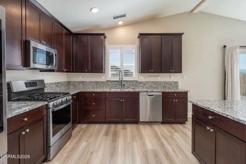 712 Hallow Pointe, Sparks, Nevada 89441, 4 Bedrooms Bedrooms, ,3 BathroomsBathrooms,Residential,Residential,Hallow Pointe,260004188