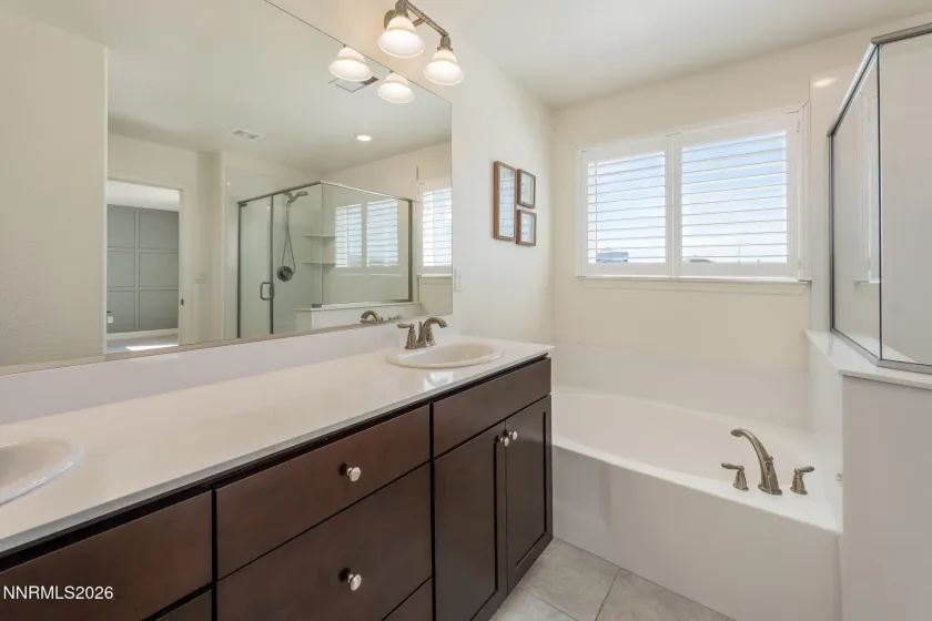 712 Hallow Pointe, Sparks, Nevada 89441, 4 Bedrooms Bedrooms, ,3 BathroomsBathrooms,Residential,Residential,Hallow Pointe,260004188