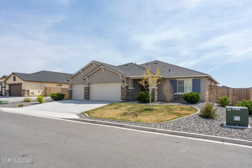 712 Hallow Pointe, Sparks, Nevada 89441, 4 Bedrooms Bedrooms, ,3 BathroomsBathrooms,Residential,Residential,Hallow Pointe,260004188
