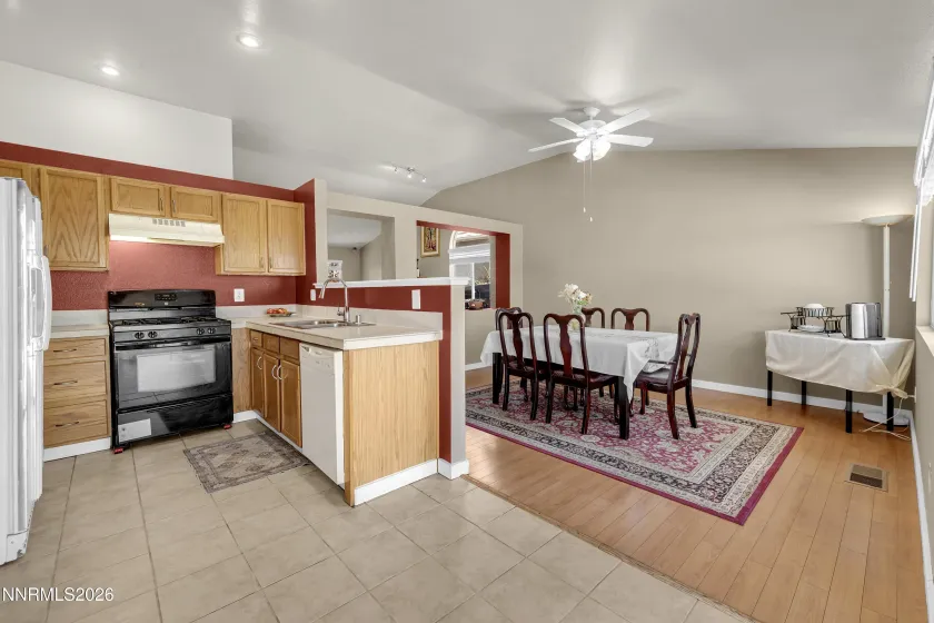 7951 Big River, Reno, Nevada 89506, 4 Bedrooms Bedrooms, ,2 BathroomsBathrooms,Residential,Residential,Big River,260004194