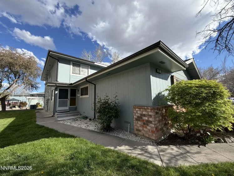 682 Pine Meadows, Sparks, Nevada 89431, 2 Bedrooms Bedrooms, ,1 BathroomBathrooms,Residential,Residential,Pine Meadows,260004211