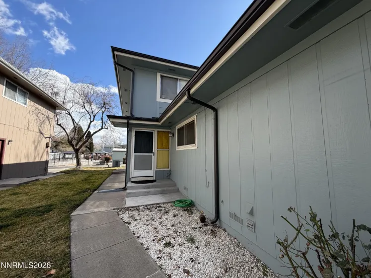 682 Pine Meadows, Sparks, Nevada 89431, 2 Bedrooms Bedrooms, ,1 BathroomBathrooms,Residential,Residential,Pine Meadows,260004211