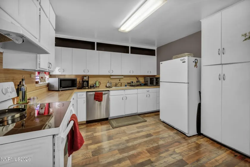 18 Prater, Sparks, Nevada 89431, 3 Bedrooms Bedrooms, ,2 BathroomsBathrooms,Residential,Residential,Prater,260004220