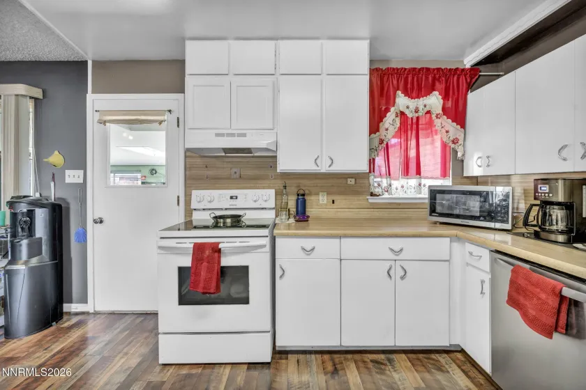 18 Prater, Sparks, Nevada 89431, 3 Bedrooms Bedrooms, ,2 BathroomsBathrooms,Residential,Residential,Prater,260004220