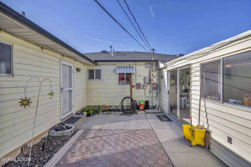 18 Prater, Sparks, Nevada 89431, 3 Bedrooms Bedrooms, ,2 BathroomsBathrooms,Residential,Residential,Prater,260004220