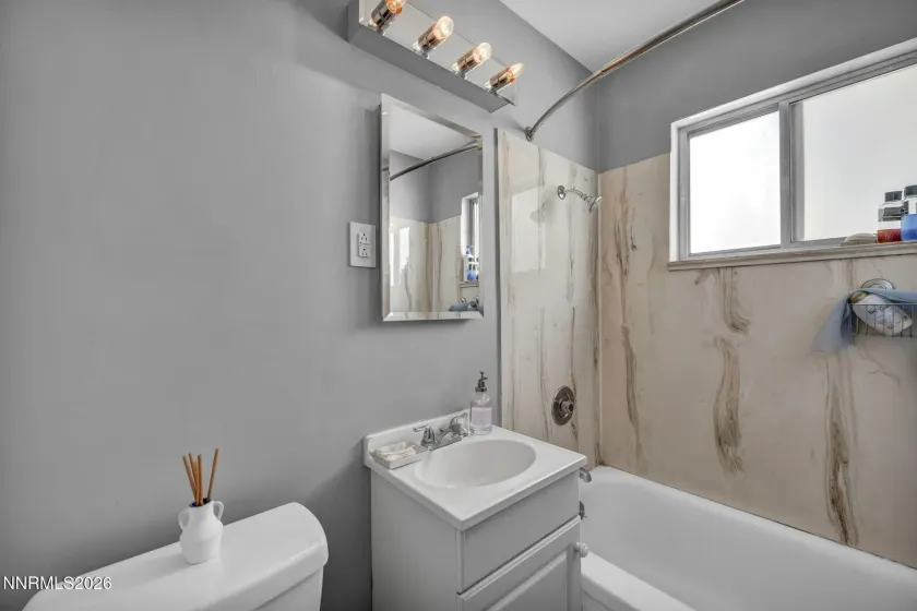 18 Prater, Sparks, Nevada 89431, 3 Bedrooms Bedrooms, ,2 BathroomsBathrooms,Residential,Residential,Prater,260004220