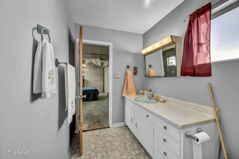 18 Prater, Sparks, Nevada 89431, 3 Bedrooms Bedrooms, ,2 BathroomsBathrooms,Residential,Residential,Prater,260004220