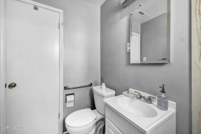 18 Prater, Sparks, Nevada 89431, 3 Bedrooms Bedrooms, ,2 BathroomsBathrooms,Residential,Residential,Prater,260004220