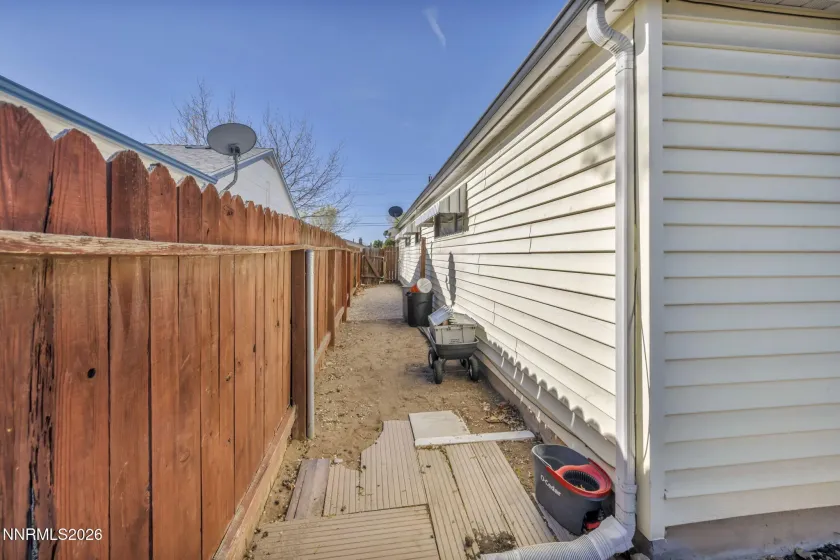 18 Prater, Sparks, Nevada 89431, 3 Bedrooms Bedrooms, ,2 BathroomsBathrooms,Residential,Residential,Prater,260004220