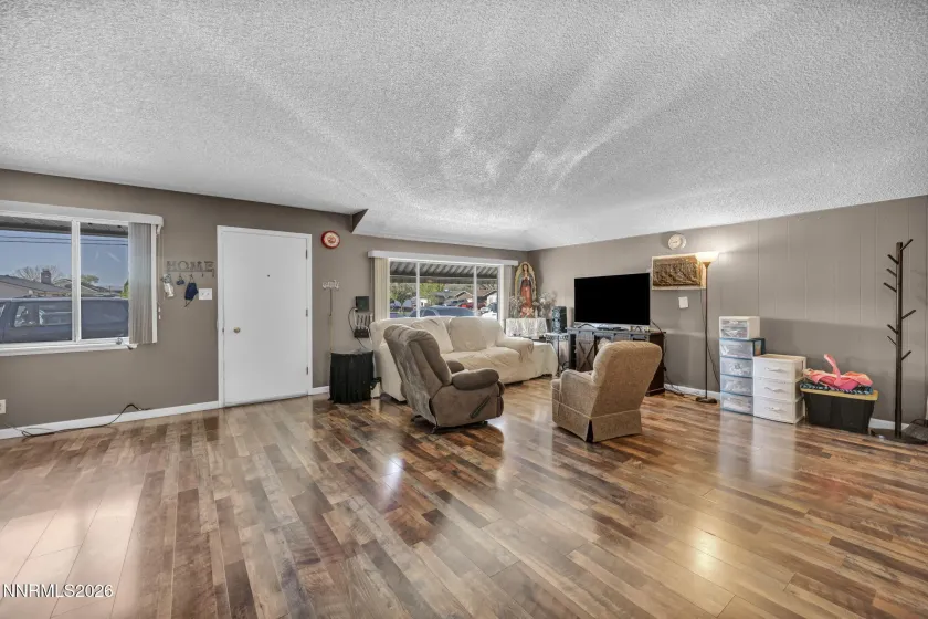 18 Prater, Sparks, Nevada 89431, 3 Bedrooms Bedrooms, ,2 BathroomsBathrooms,Residential,Residential,Prater,260004220