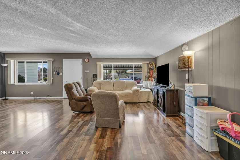 18 Prater, Sparks, Nevada 89431, 3 Bedrooms Bedrooms, ,2 BathroomsBathrooms,Residential,Residential,Prater,260004220