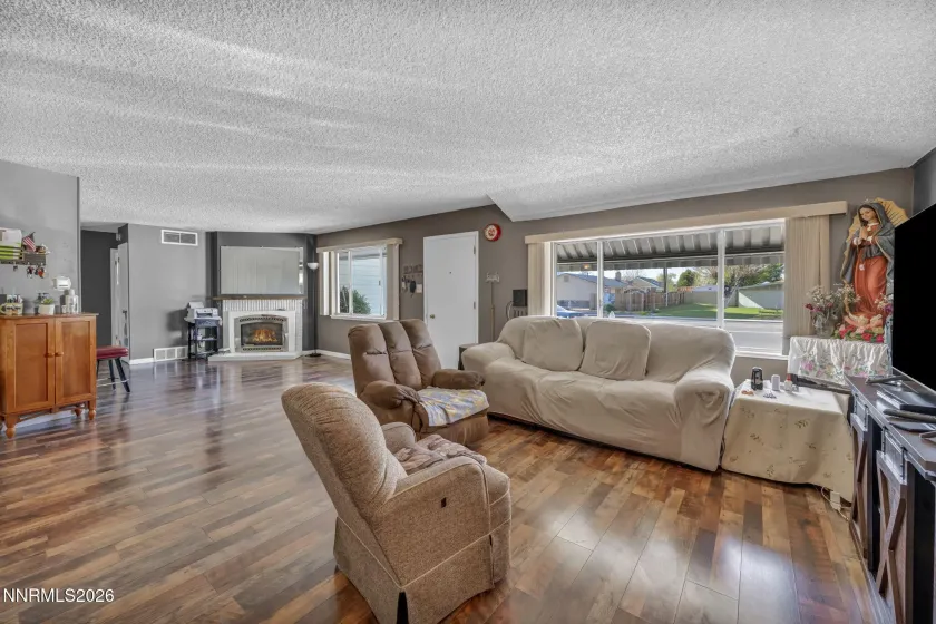 18 Prater, Sparks, Nevada 89431, 3 Bedrooms Bedrooms, ,2 BathroomsBathrooms,Residential,Residential,Prater,260004220