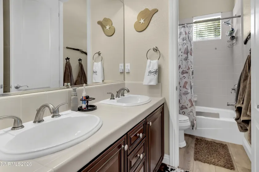 1795 Gold Belt, Reno, Nevada 89521, 4 Bedrooms Bedrooms, ,3 BathroomsBathrooms,Residential,Residential,Gold Belt,260004221