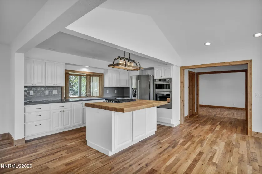 1097 Meadowlark, Gardnerville, Nevada 89460, 4 Bedrooms Bedrooms, ,3 BathroomsBathrooms,Residential,Residential,Meadowlark,260004226