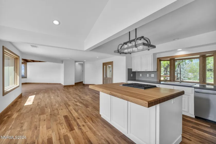 1097 Meadowlark, Gardnerville, Nevada 89460, 4 Bedrooms Bedrooms, ,3 BathroomsBathrooms,Residential,Residential,Meadowlark,260004226