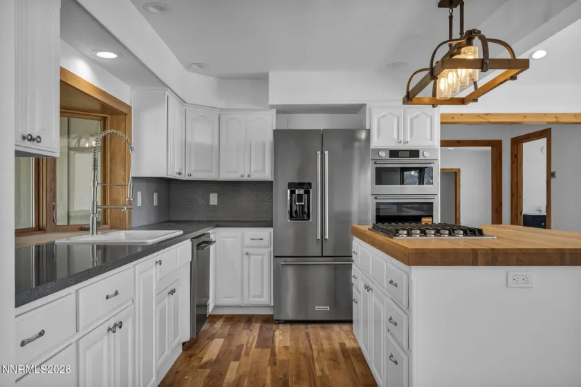 1097 Meadowlark, Gardnerville, Nevada 89460, 4 Bedrooms Bedrooms, ,3 BathroomsBathrooms,Residential,Residential,Meadowlark,260004226