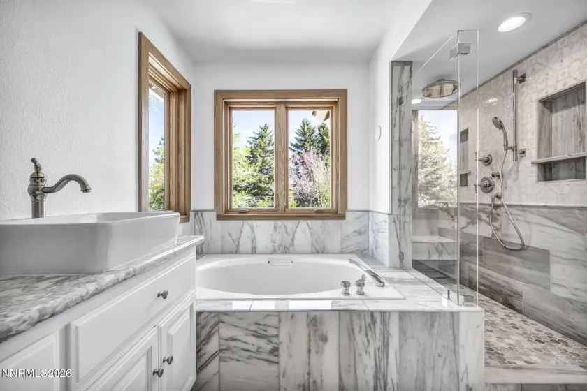 1097 Meadowlark, Gardnerville, Nevada 89460, 4 Bedrooms Bedrooms, ,3 BathroomsBathrooms,Residential,Residential,Meadowlark,260004226