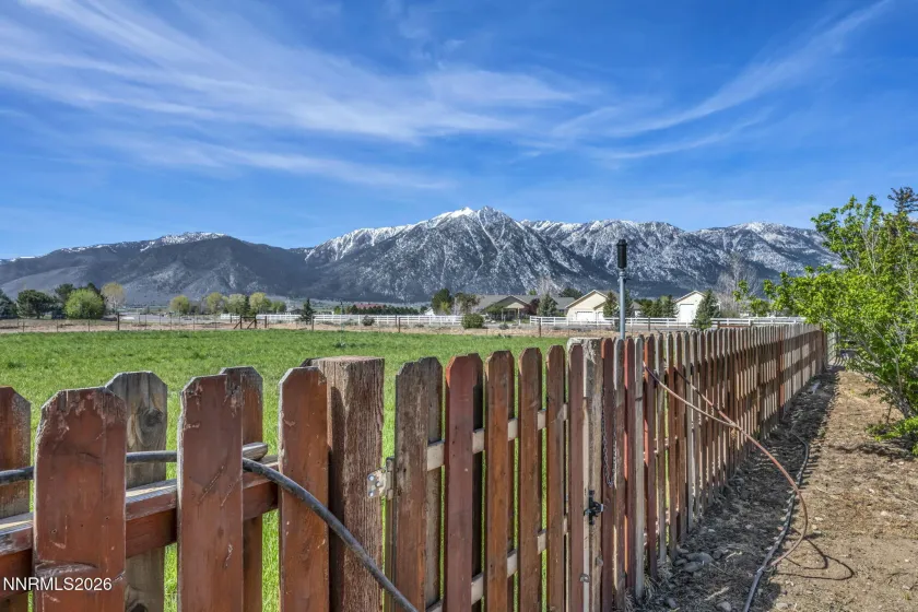 1097 Meadowlark, Gardnerville, Nevada 89460, 4 Bedrooms Bedrooms, ,3 BathroomsBathrooms,Residential,Residential,Meadowlark,260004226