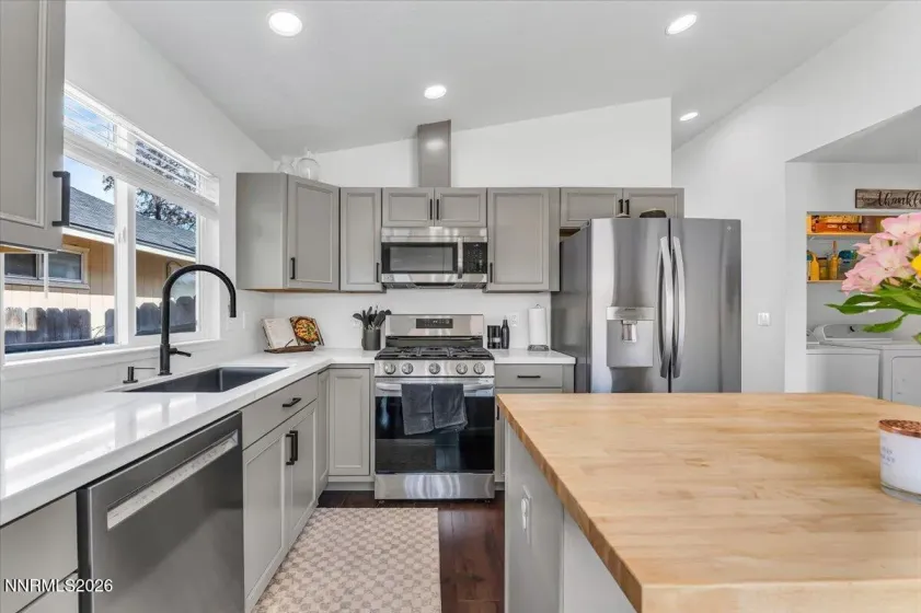 1292 O'Callaghan, Sparks, Nevada 89434, 2 Bedrooms Bedrooms, ,2 BathroomsBathrooms,Residential,Residential,O'Callaghan,260004229