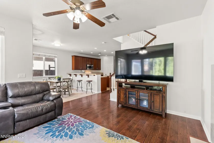 6959 Rioja, Sparks, Nevada 89436, 4 Bedrooms Bedrooms, ,3 BathroomsBathrooms,Residential,Residential,Rioja,260004232