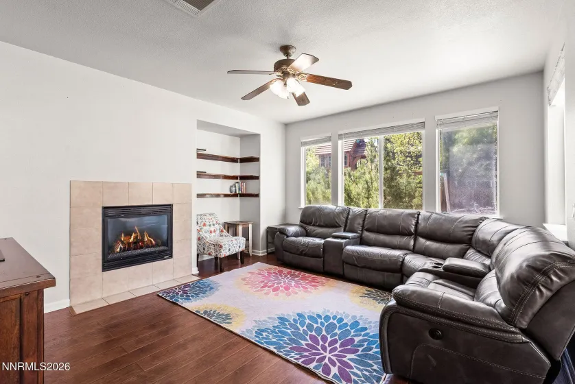 6959 Rioja, Sparks, Nevada 89436, 4 Bedrooms Bedrooms, ,3 BathroomsBathrooms,Residential,Residential,Rioja,260004232