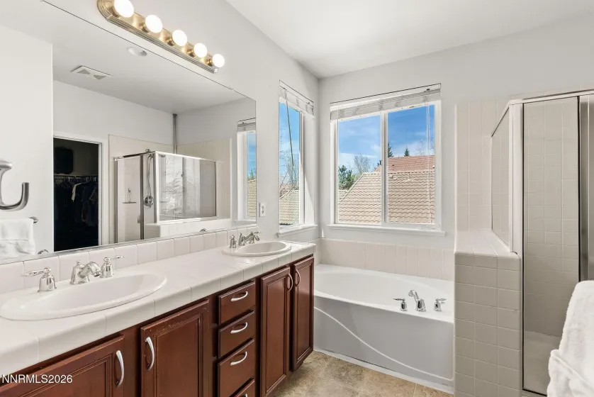 6959 Rioja, Sparks, Nevada 89436, 4 Bedrooms Bedrooms, ,3 BathroomsBathrooms,Residential,Residential,Rioja,260004232