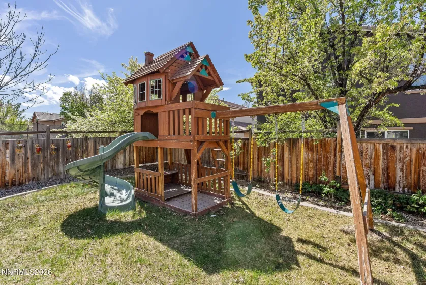 6959 Rioja, Sparks, Nevada 89436, 4 Bedrooms Bedrooms, ,3 BathroomsBathrooms,Residential,Residential,Rioja,260004232