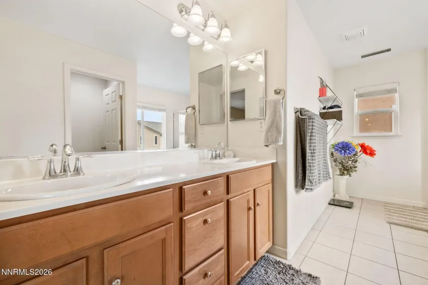 1919 Glacier Meadow, Reno, Nevada 89521, 3 Bedrooms Bedrooms, ,3 BathroomsBathrooms,Residential,Residential,Glacier Meadow,260004235