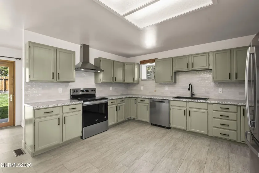 1785 Bonneville, Reno, Nevada 89503, 4 Bedrooms Bedrooms, ,2 BathroomsBathrooms,Residential,Residential,Bonneville,260004241