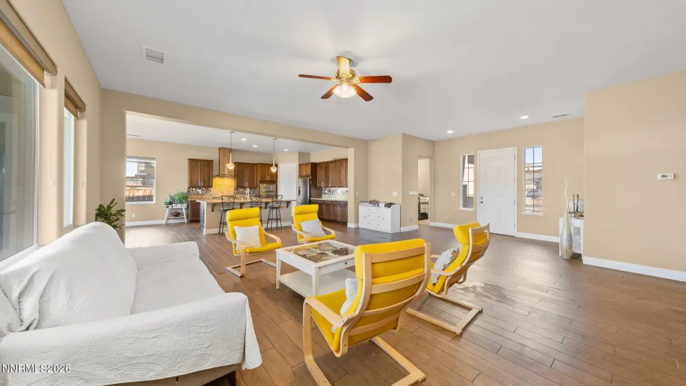 11725 Paradise View, Sparks, Nevada 89441, 5 Bedrooms Bedrooms, ,3 BathroomsBathrooms,Residential,Residential,Paradise View,260004246