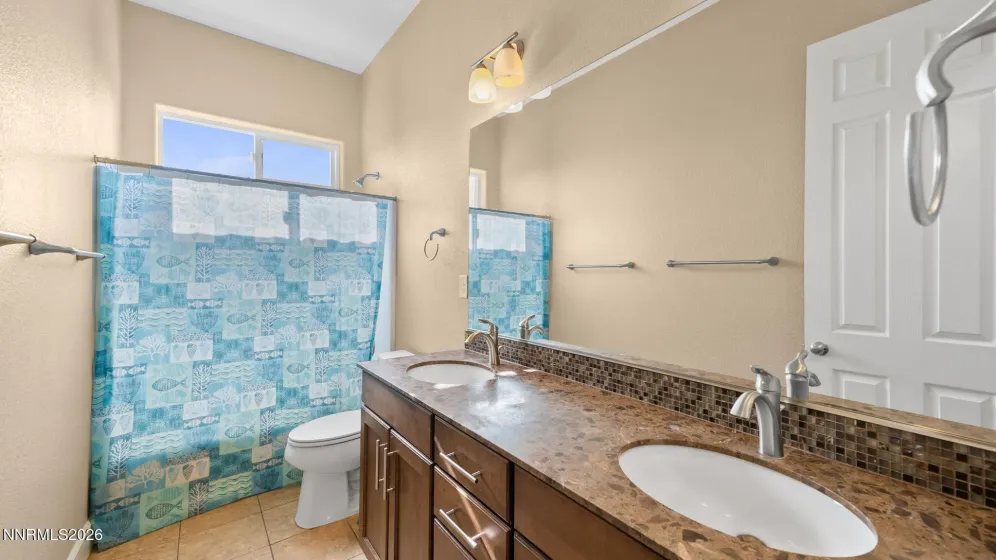 11725 Paradise View, Sparks, Nevada 89441, 5 Bedrooms Bedrooms, ,3 BathroomsBathrooms,Residential,Residential,Paradise View,260004246