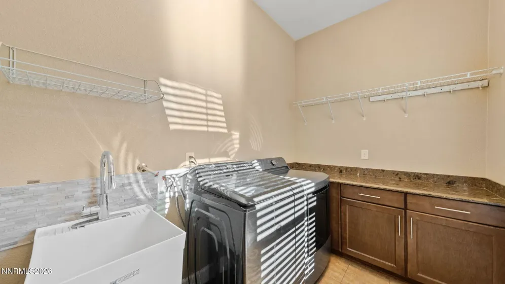 11725 Paradise View, Sparks, Nevada 89441, 5 Bedrooms Bedrooms, ,3 BathroomsBathrooms,Residential,Residential,Paradise View,260004246