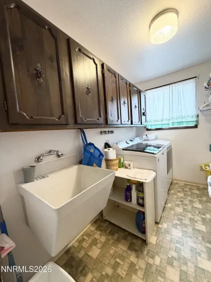 141 National, Winnemucca, Nevada 89445, 4 Bedrooms Bedrooms, ,3 BathroomsBathrooms,Residential,Residential,National,260004245