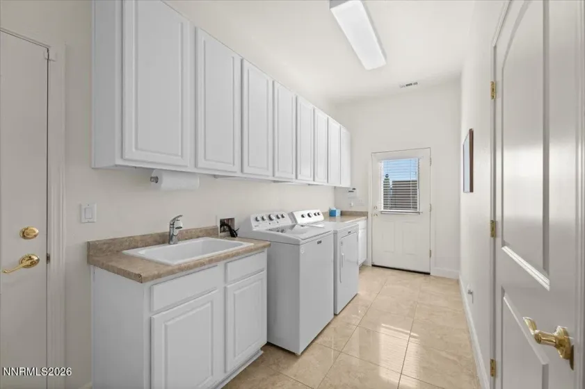 12445 Ocean View, Sparks, Nevada 89441, 5 Bedrooms Bedrooms, ,4 BathroomsBathrooms,Residential,Residential,Ocean View,260004253