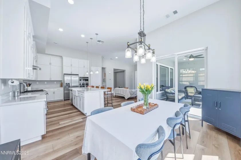 972 Little Star, Reno, Nevada 89511, 3 Bedrooms Bedrooms, ,3 BathroomsBathrooms,Residential,Residential,Little Star,260004257