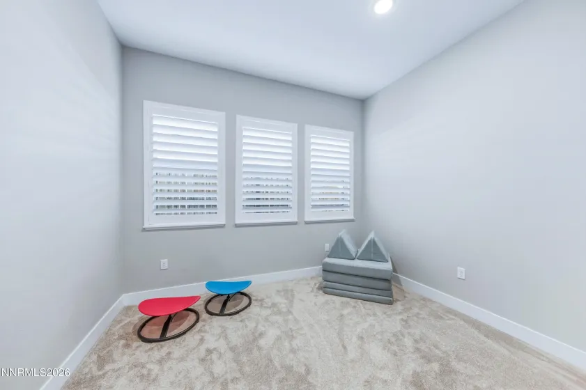 972 Little Star, Reno, Nevada 89511, 3 Bedrooms Bedrooms, ,3 BathroomsBathrooms,Residential,Residential,Little Star,260004257