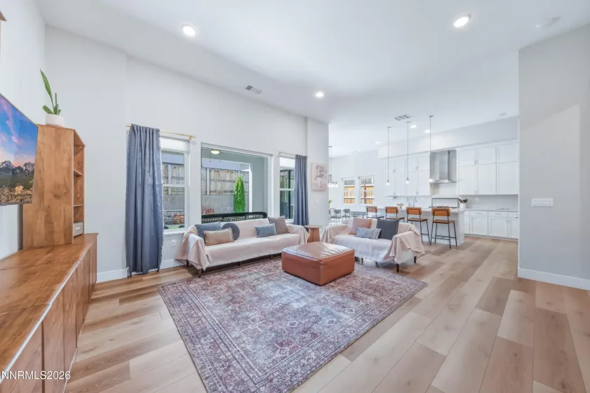 972 Little Star, Reno, Nevada 89511, 3 Bedrooms Bedrooms, ,3 BathroomsBathrooms,Residential,Residential,Little Star,260004257