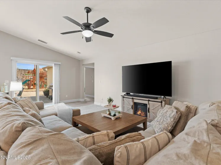 918 Garden Pond, Spanish Springs, Nevada 89441, 4 Bedrooms Bedrooms, ,3 BathroomsBathrooms,Residential,Residential,Garden Pond,260004263