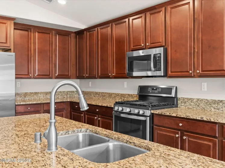 918 Garden Pond, Spanish Springs, Nevada 89441, 4 Bedrooms Bedrooms, ,3 BathroomsBathrooms,Residential,Residential,Garden Pond,260004263