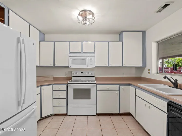 112 I, Sparks, Nevada 89431, 2 Bedrooms Bedrooms, ,1 BathroomBathrooms,Residential,Residential,I,260004264