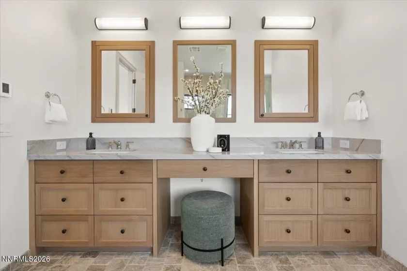 11 Glenhaven, Reno, Nevada 89511, 4 Bedrooms Bedrooms, ,5 BathroomsBathrooms,Residential,Residential,Glenhaven,260004269