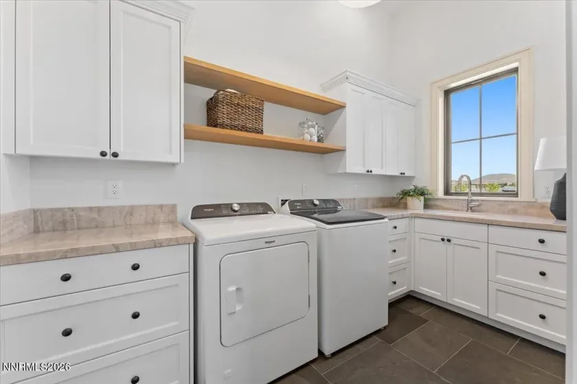 11 Glenhaven, Reno, Nevada 89511, 4 Bedrooms Bedrooms, ,5 BathroomsBathrooms,Residential,Residential,Glenhaven,260004269