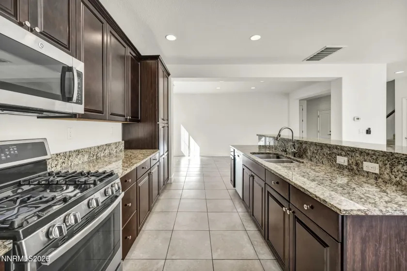 10620 Foxberry Park, Reno, Nevada 89521, 5 Bedrooms Bedrooms, ,3 BathroomsBathrooms,Residential,Residential,Foxberry Park,260004272